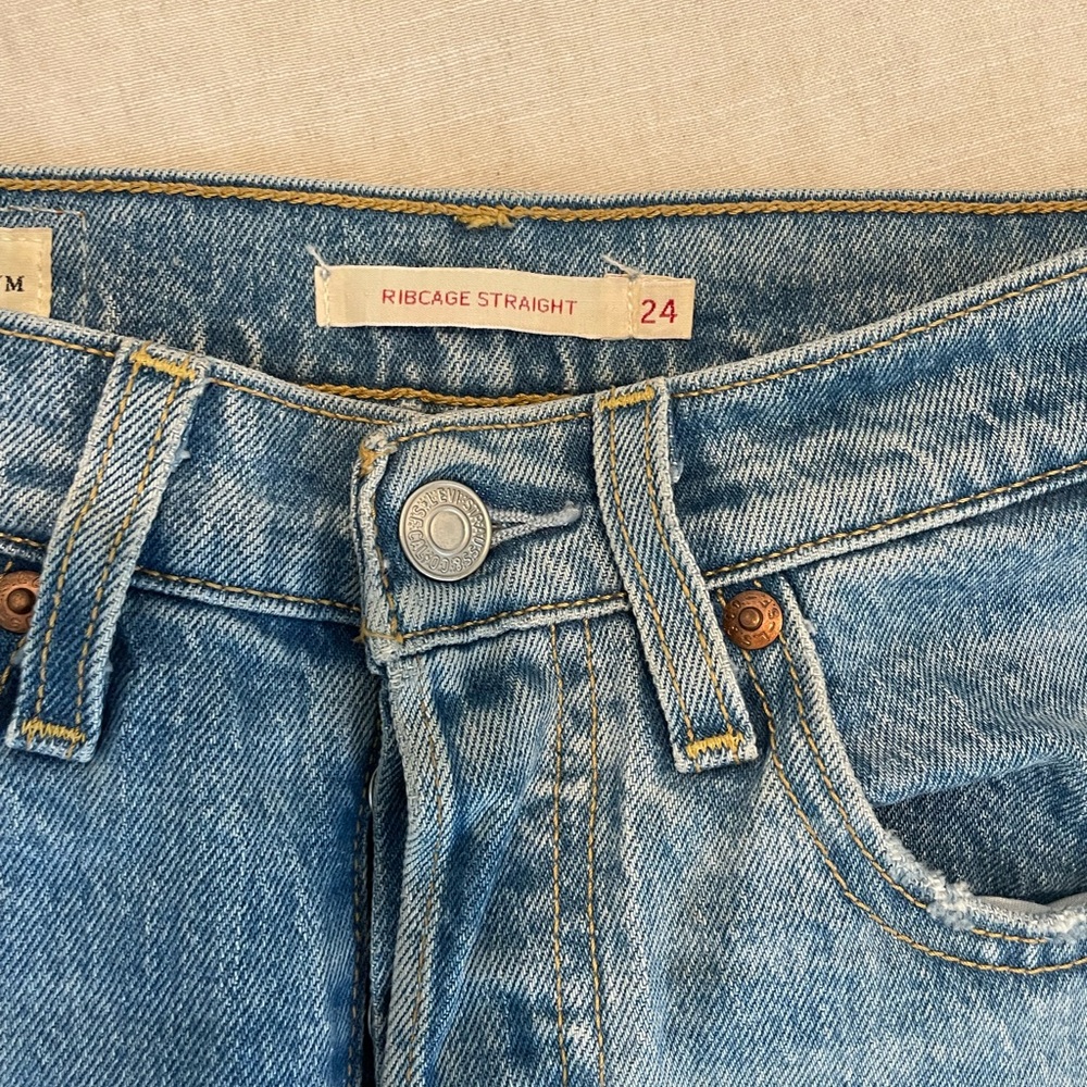 Levi’s Ribcage Jeans